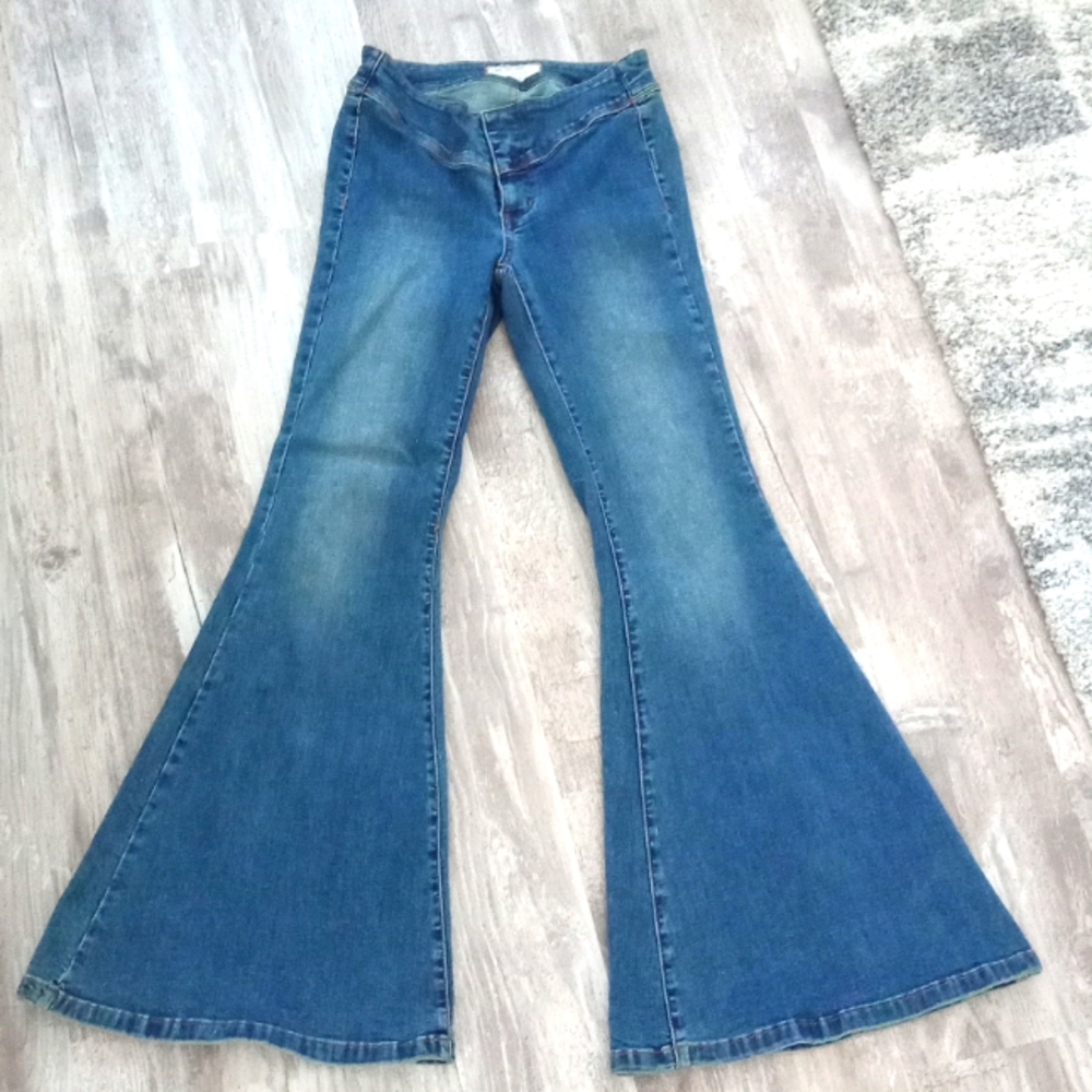 Free people bell bottoms 28